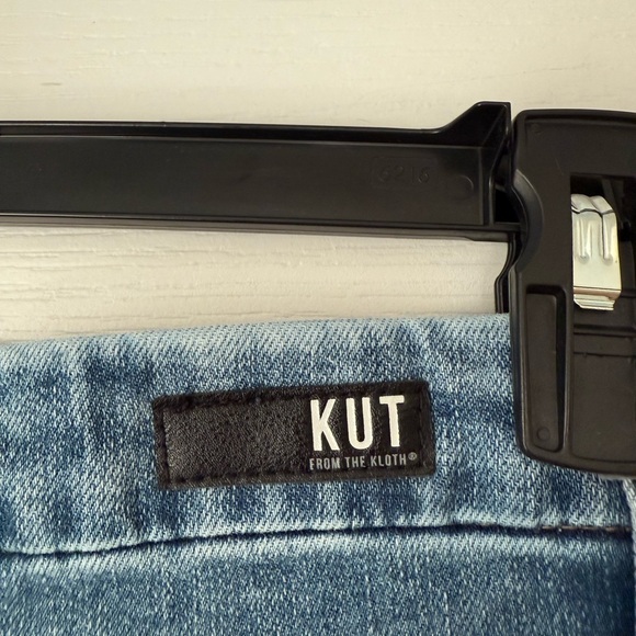 Kut from the cloth wide leg jeans. Size 18 - Picture 6 of 7